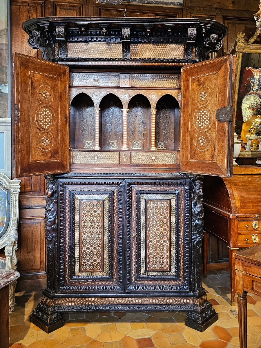 17th Century Four-door Buffet-photo-2