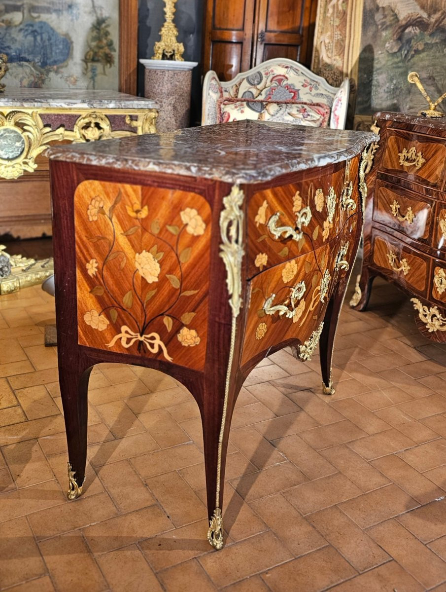 Commode de Forme Galbée Epoque Louis XV-photo-1