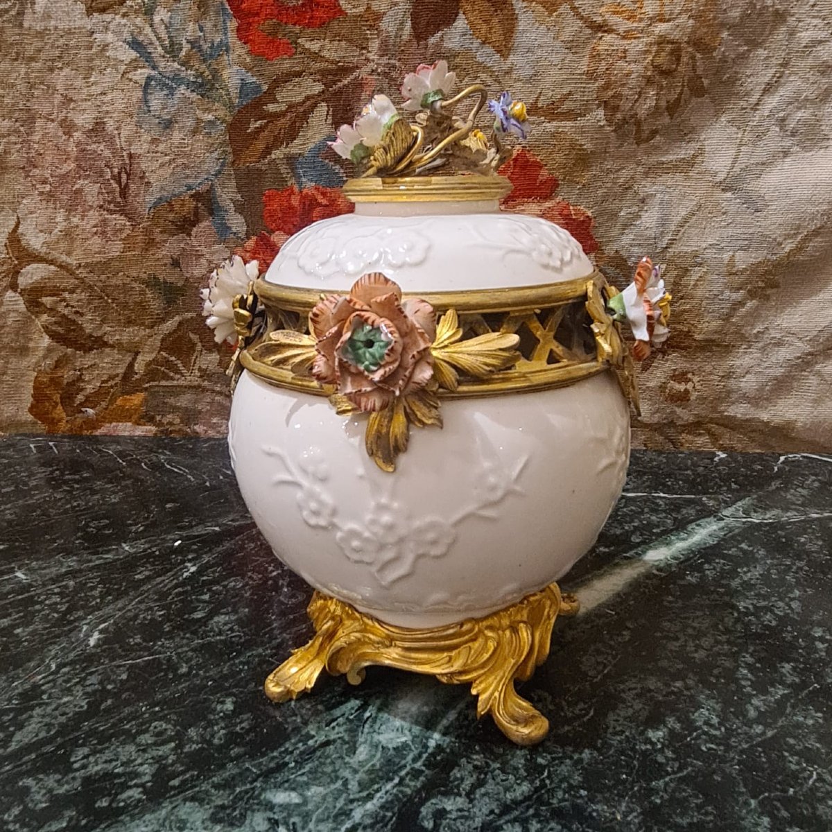 Brûle Parfum en Porcelaine de Saint Cloud Epoque XIXème Siècle-photo-3