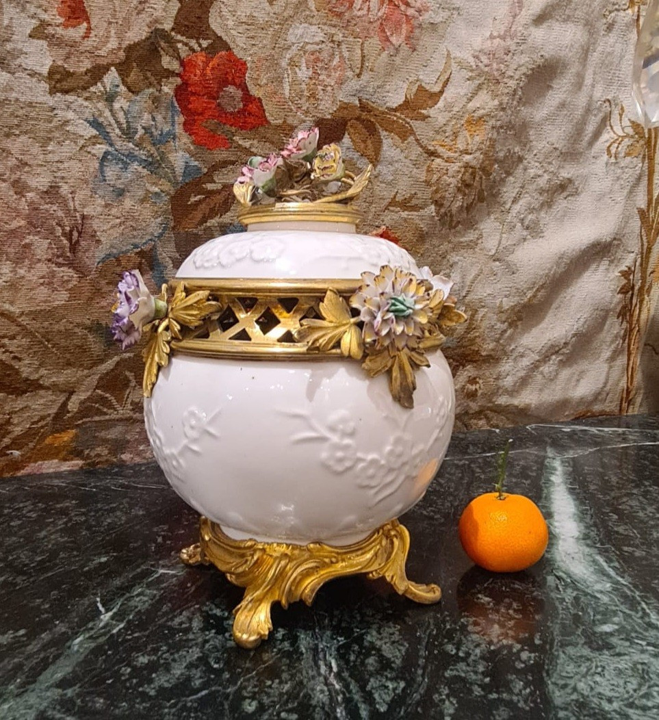 Brûle Parfum en Porcelaine de Saint Cloud Epoque XIXème Siècle-photo-6