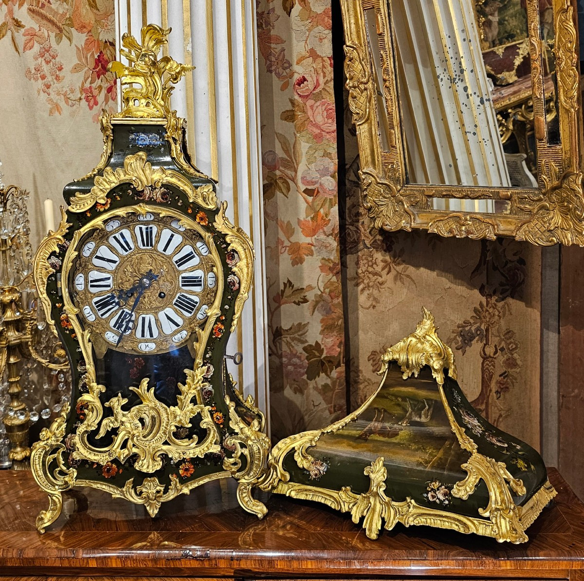 Cartel et son Socle de Style Louis XV