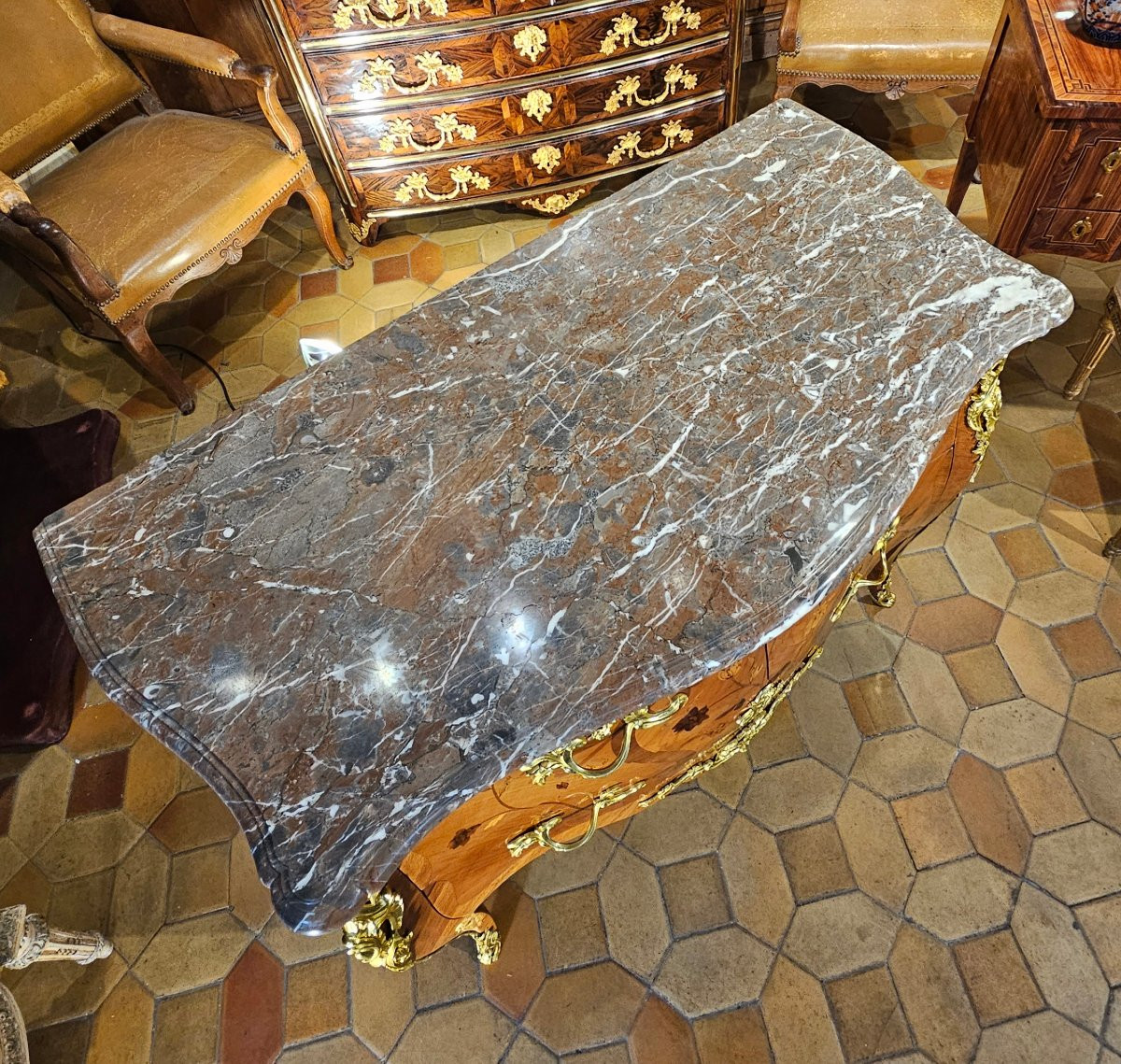 Commode de Forme Galbée Epoque Louis XV-photo-3