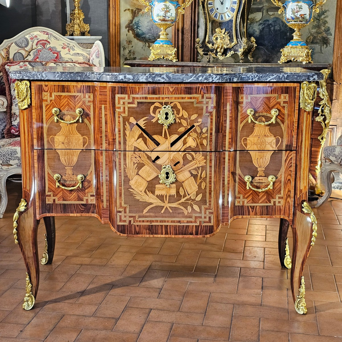 Louis XV-louis XVI Transitional Period Commode With Projecting Top