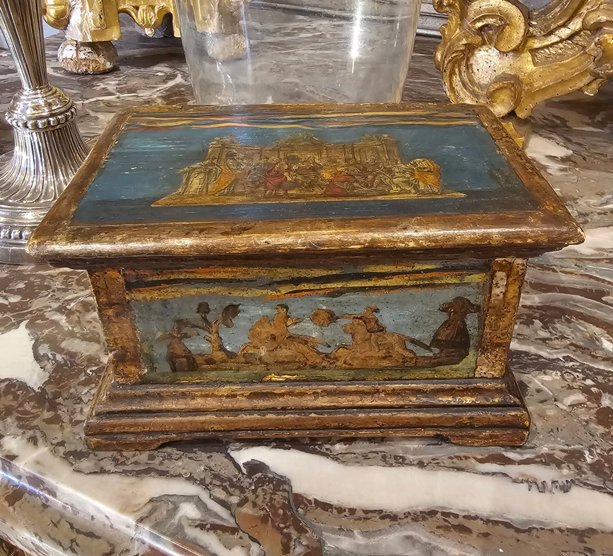 Small 18th Century Venetian Chest-photo-2