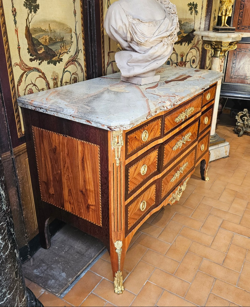 Commode à Ressaut Epoque Transition Louis XV- Louis XVI-photo-1