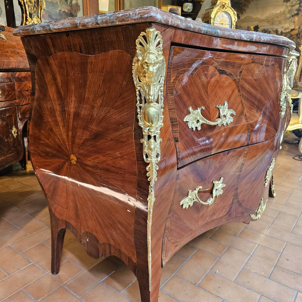 Importante Commode dite " Sauteuse " Epoque Louis XV-photo-6