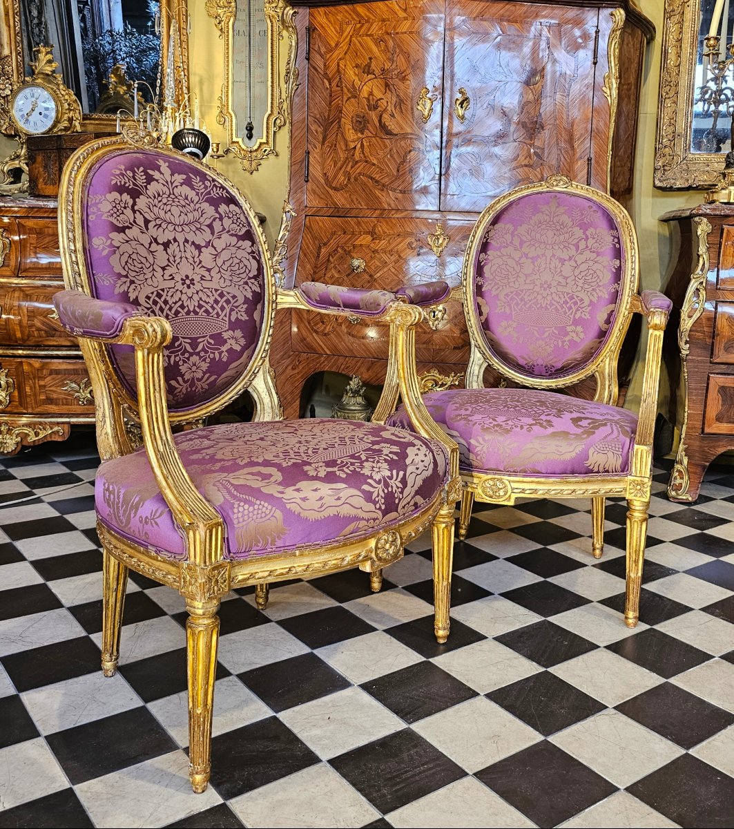 Paire de Fauteuils à Dossiers Médaillon Epoque Louis XVI-photo-3