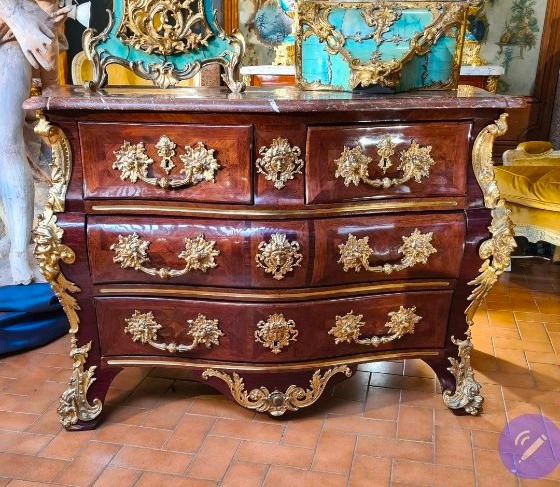 Commode de Forme Tombeau Epoque Régence