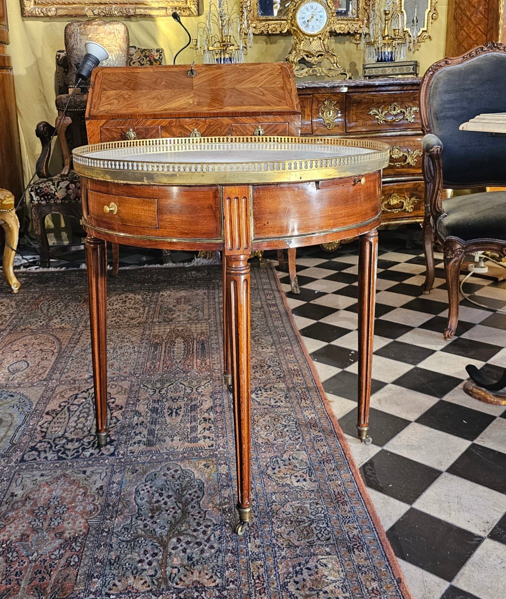 Louis XVI-era Mahogany Hot Water Bottle Table-photo-2