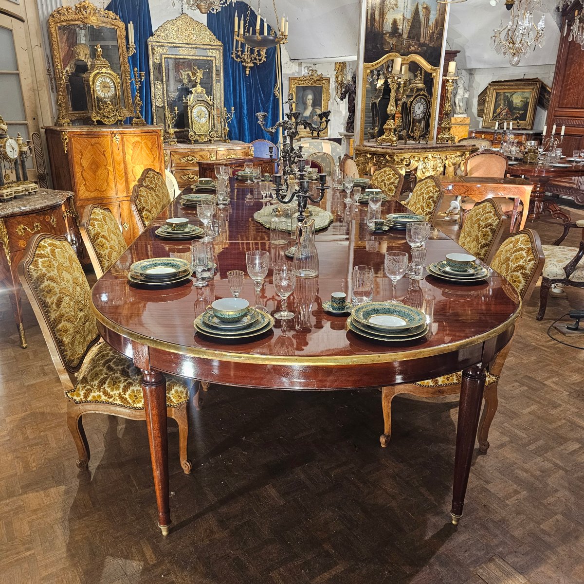 Louis XVI-style Dining Table-photo-2