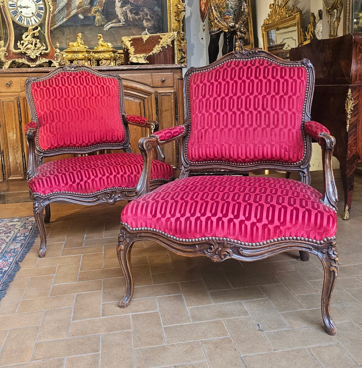 Paire de Larges Fauteuils Style Louis XV