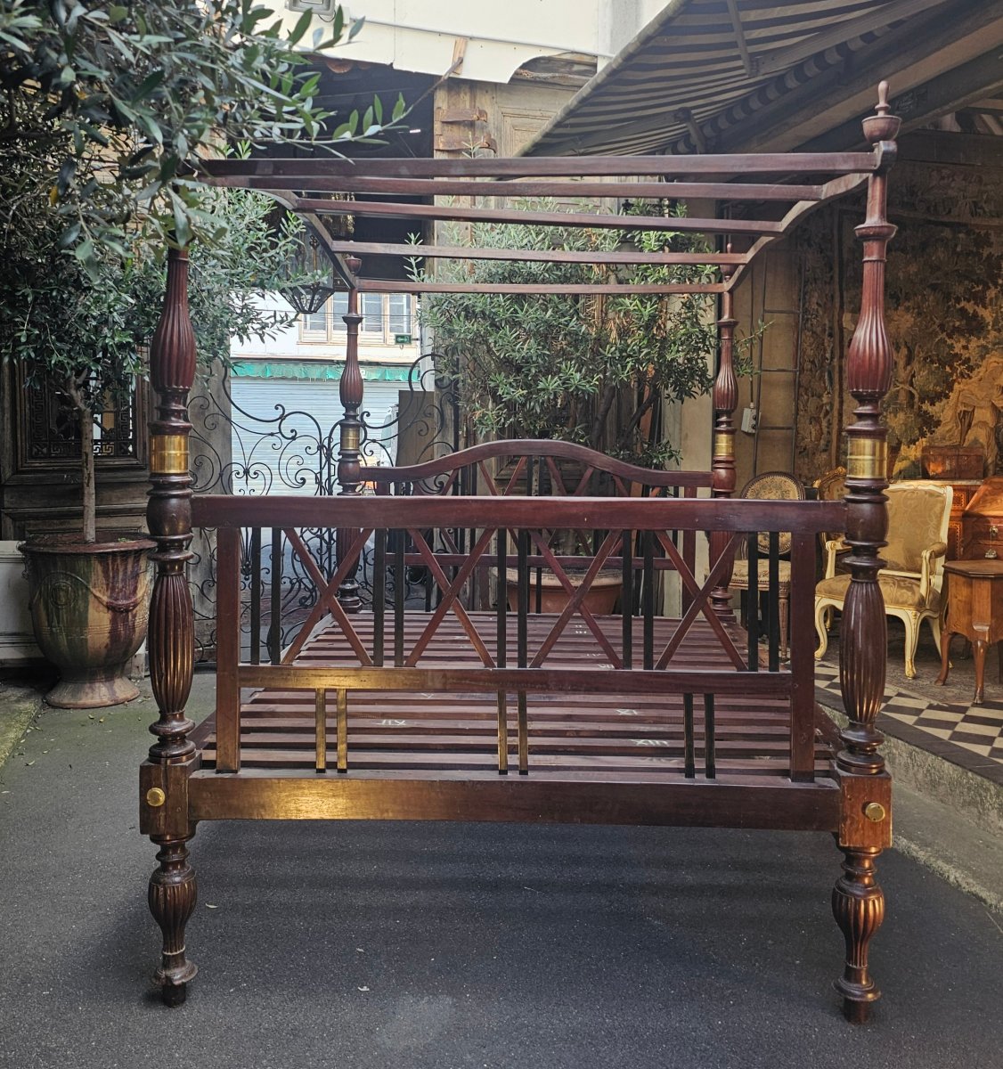 19th-century Canopy Bed-photo-2