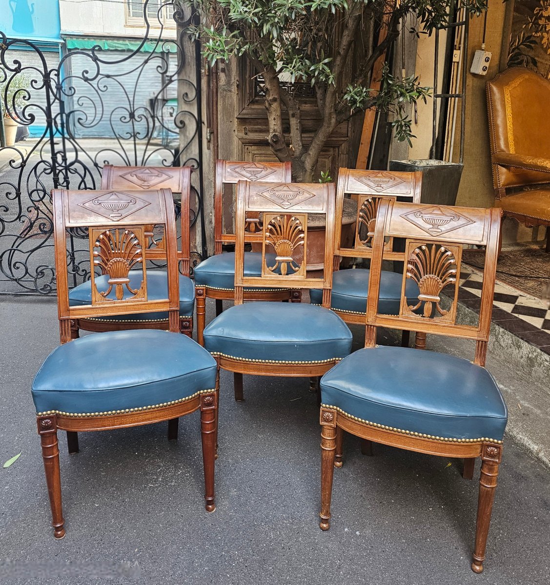 Suite de Six Chaises de Style Directoire