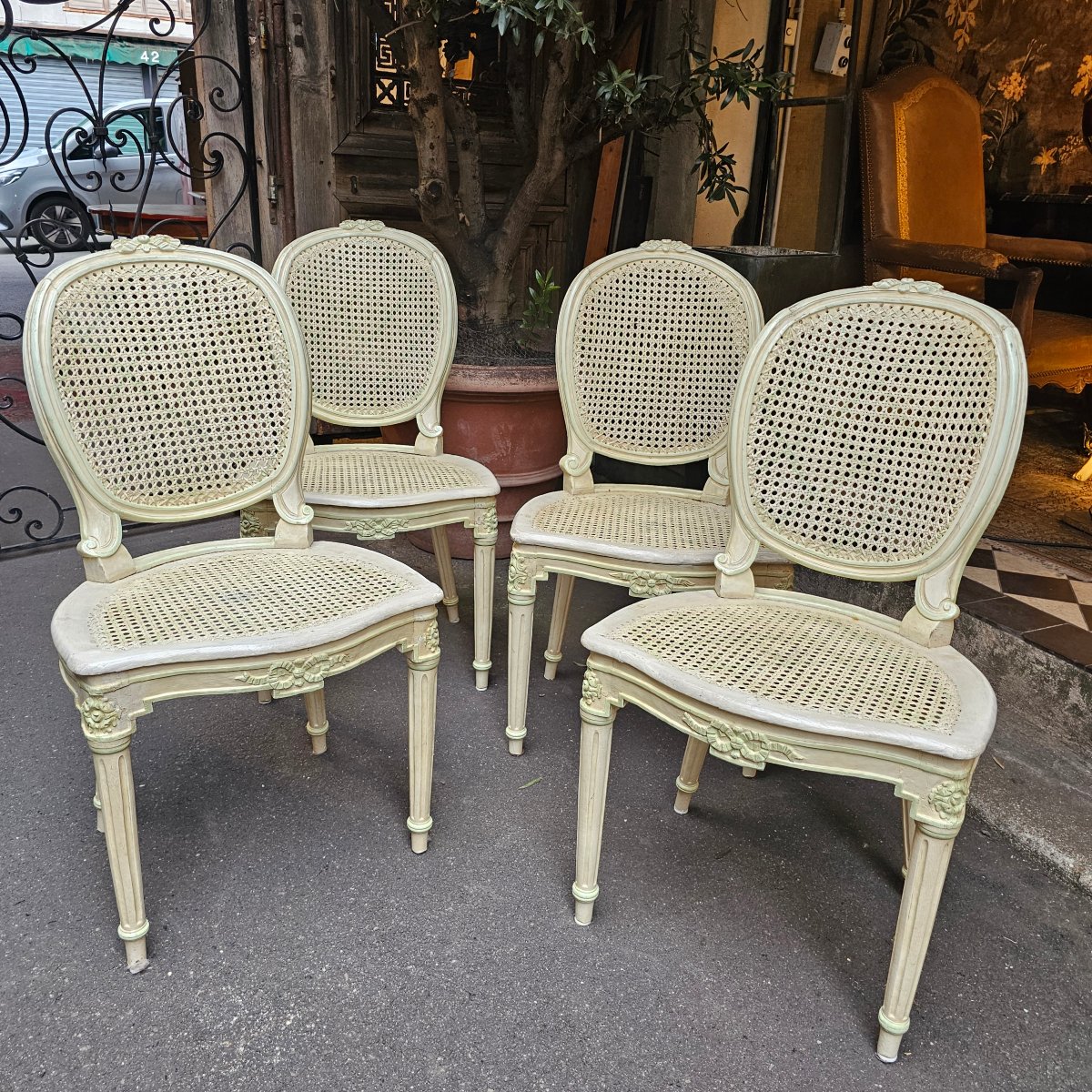 Suite de Quatre Chaises Epoque Louis XVI-photo-4