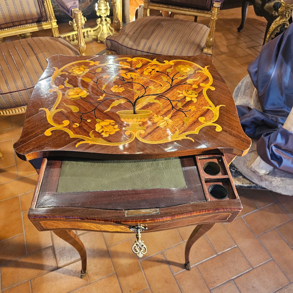 Louis XV-style Coffee Table-photo-3