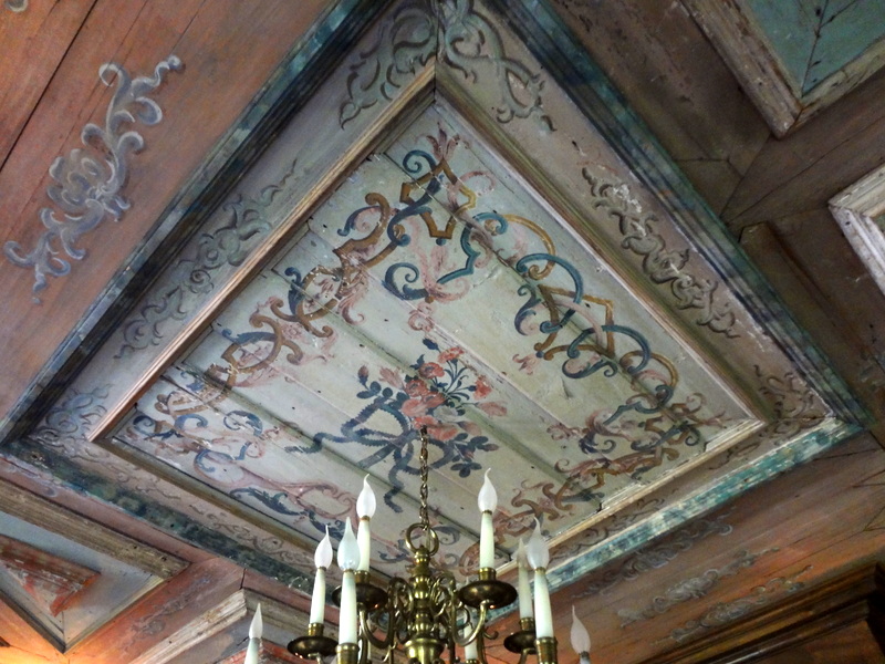 Plafond Et Bureau De Boiserie Epoque XVIIème Siècle