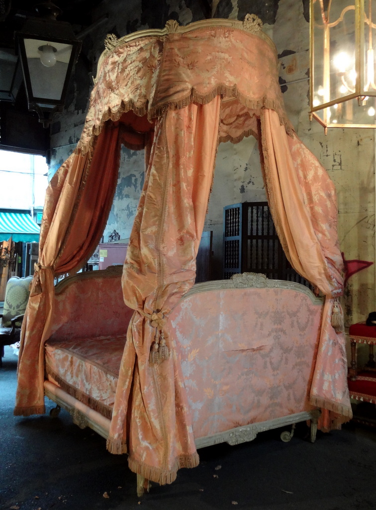 Bed At The Polish Louis XVI-photo-2