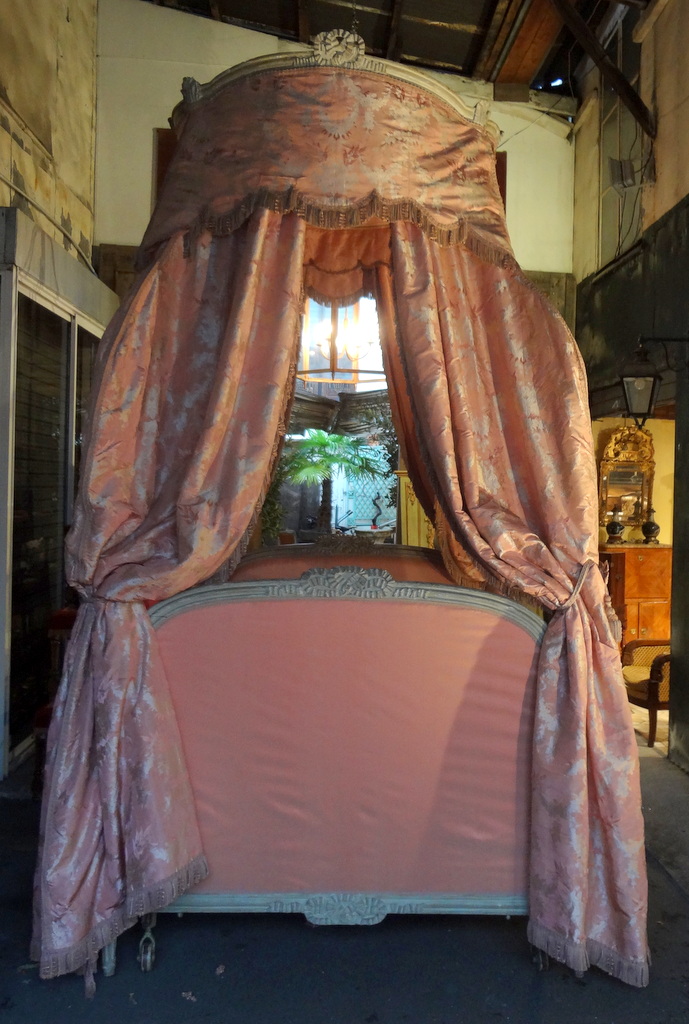 Bed At The Polish Louis XVI-photo-3