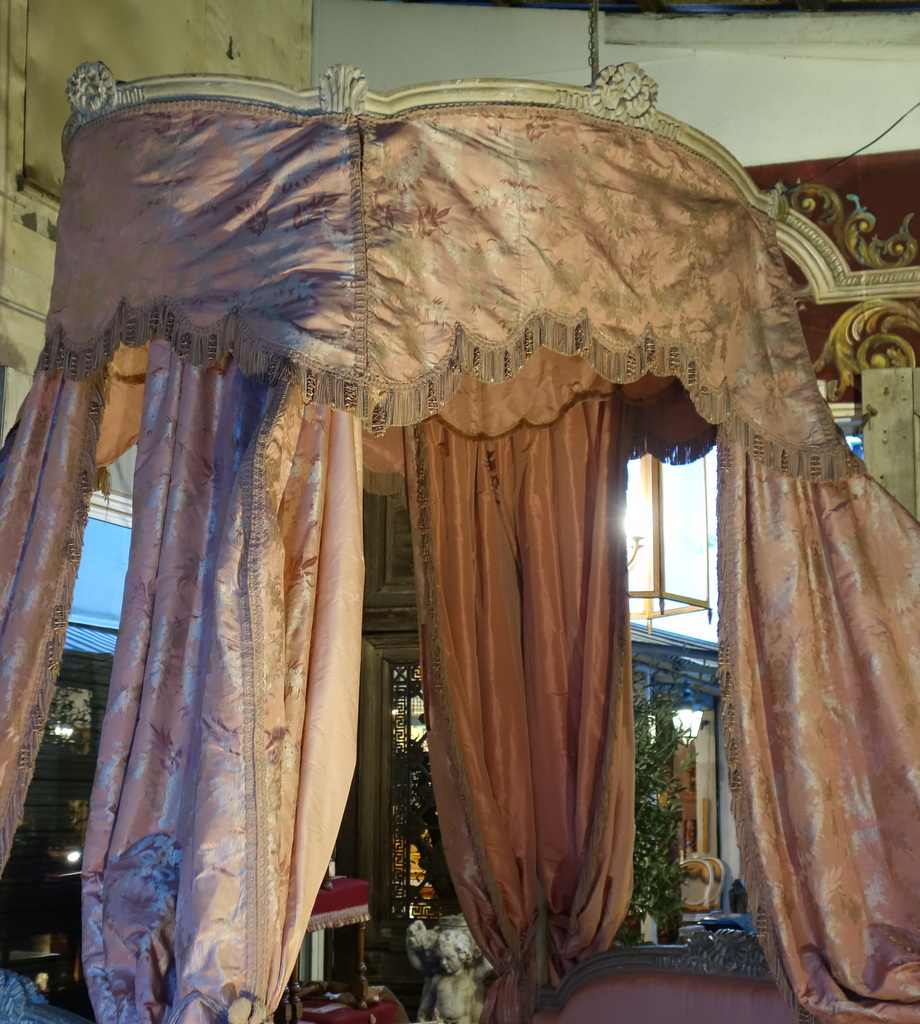 Bed At The Polish Louis XVI-photo-2