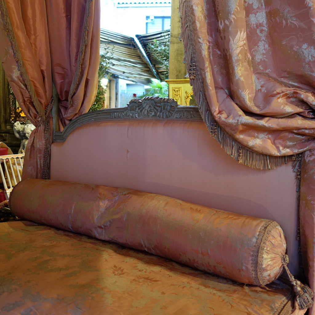 Bed At The Polish Louis XVI-photo-3