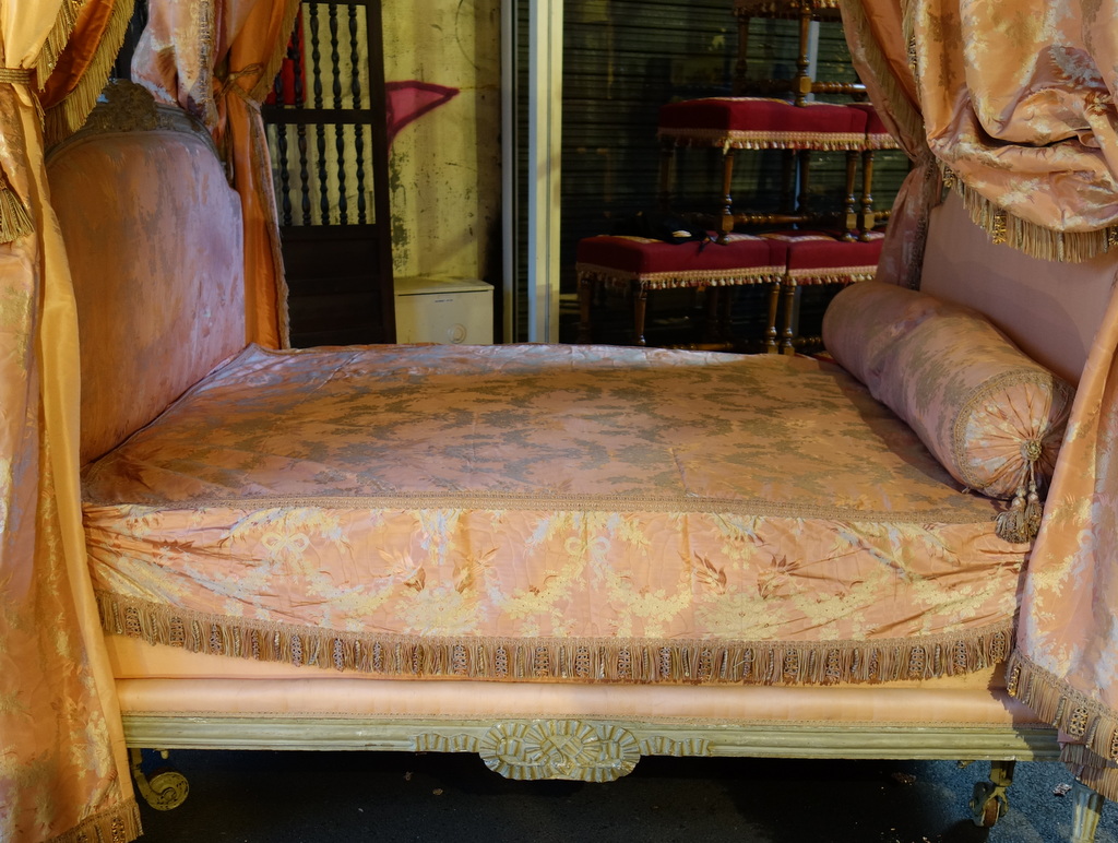 Bed At The Polish Louis XVI-photo-4