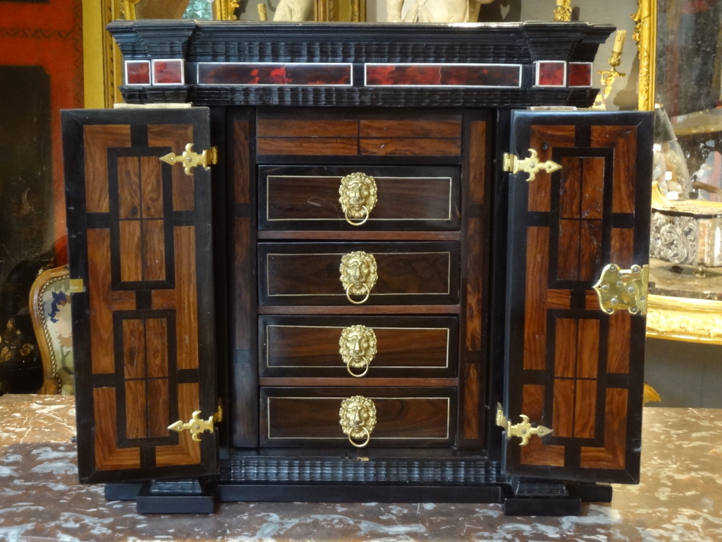 Ebony Cabinet From The Eighteenth Century-photo-3