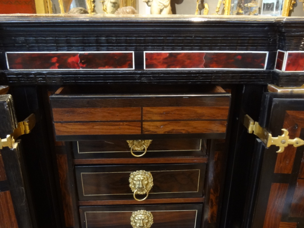 Ebony Cabinet From The Eighteenth Century-photo-4