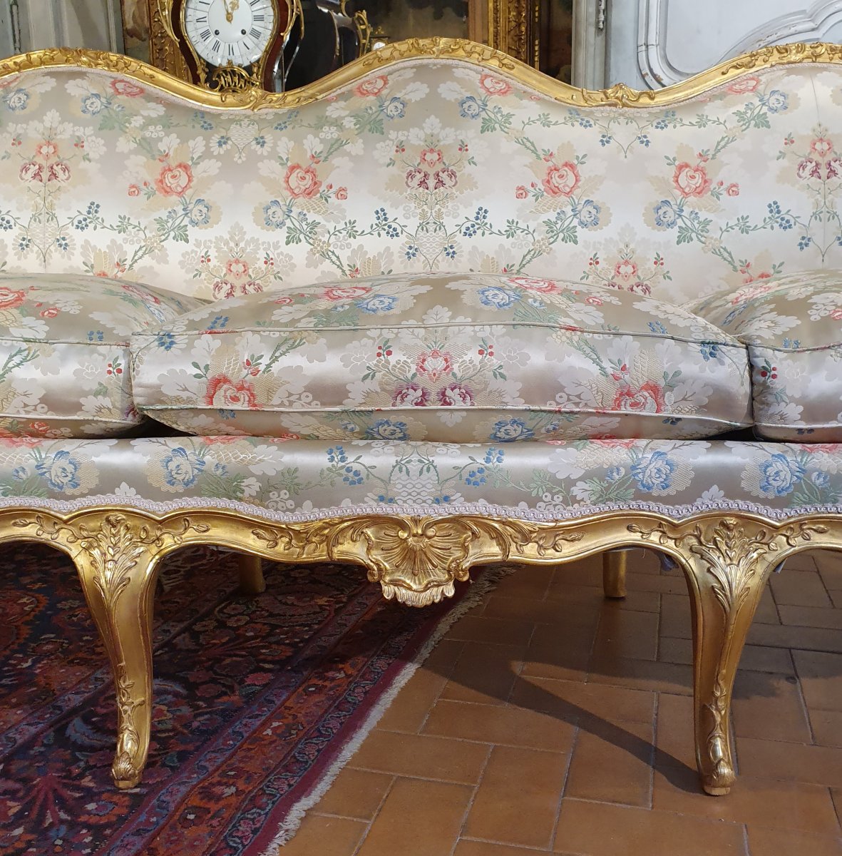 Louis XV Golden Wood Cheeks Sofa-photo-3