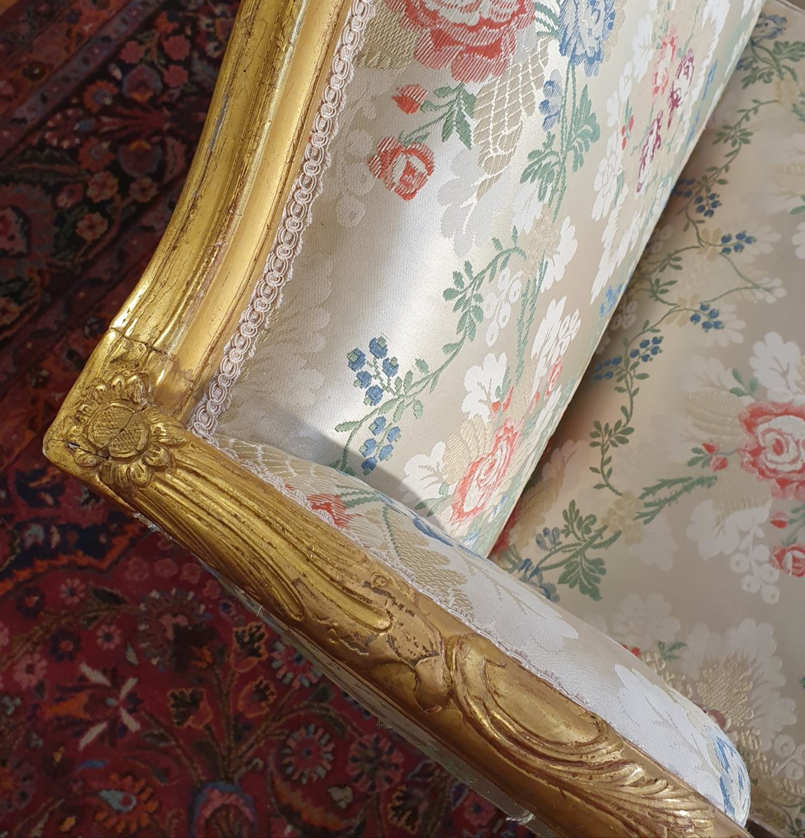 Louis XV Golden Wood Cheeks Sofa-photo-1