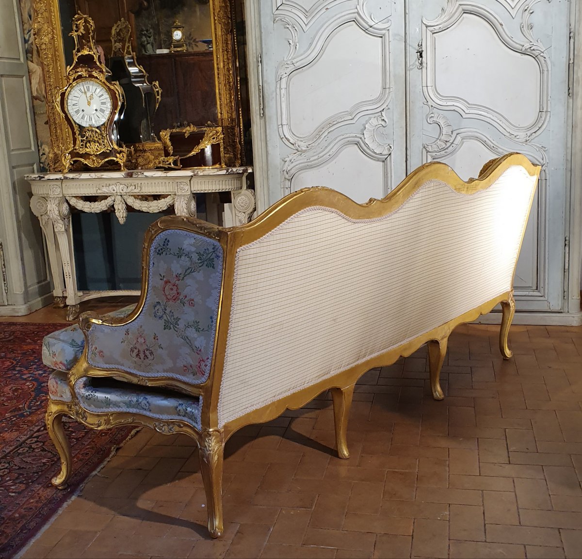 Louis XV Golden Wood Cheeks Sofa-photo-3