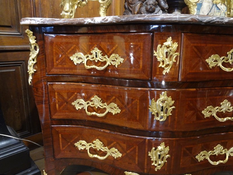 Louis XV Period Curved Commode-photo-2