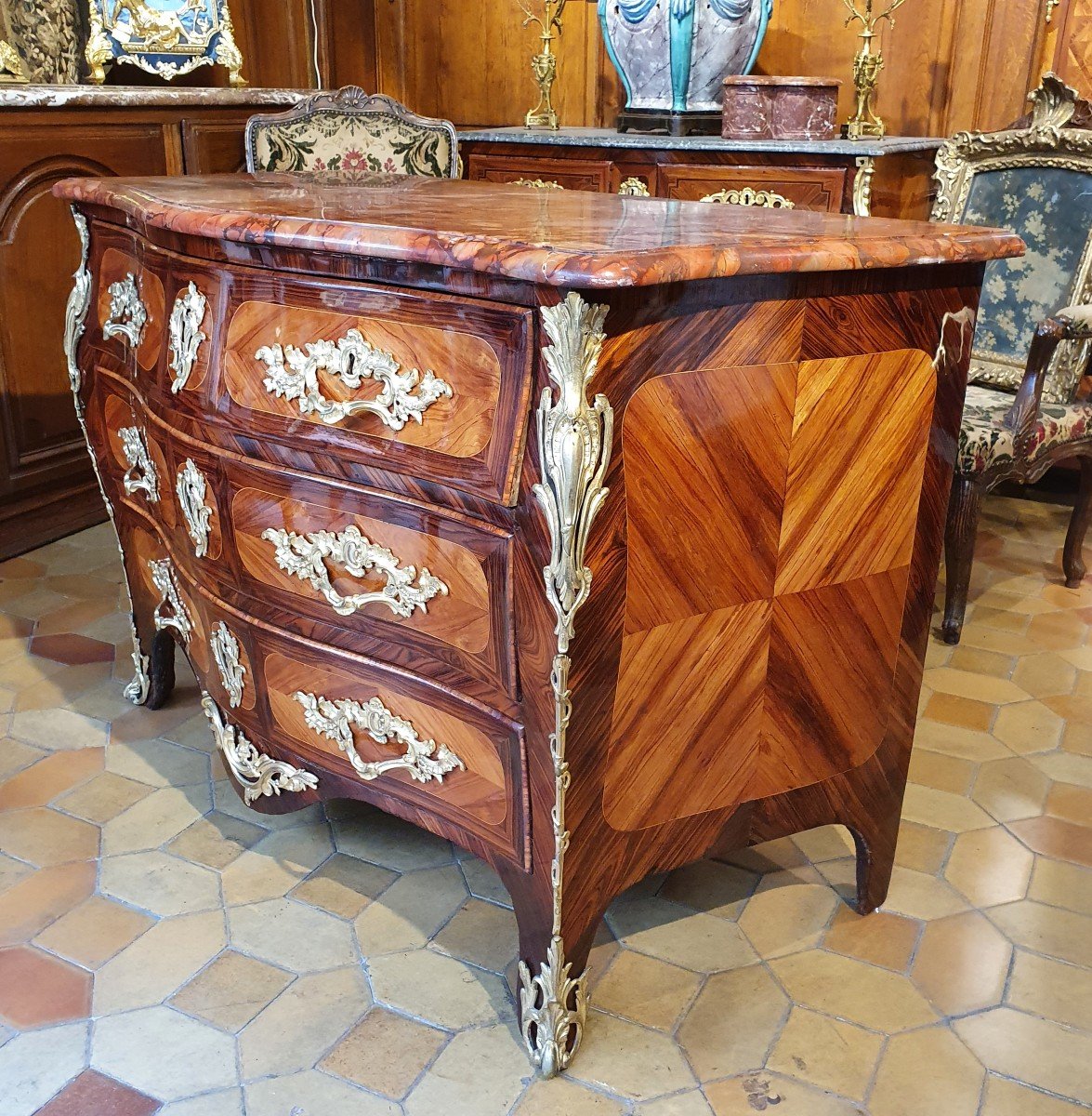 Commode De Forme Galbée Epoque Louis XV-photo-2