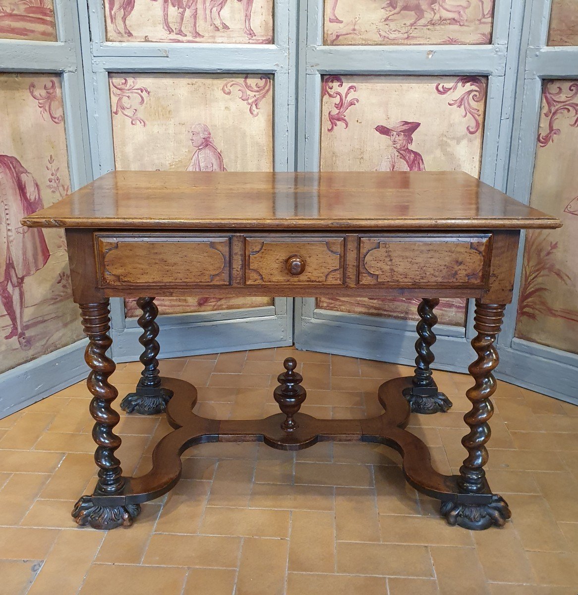 Table à Ecrire En Noyer Epoque Louis XIV-photo-1