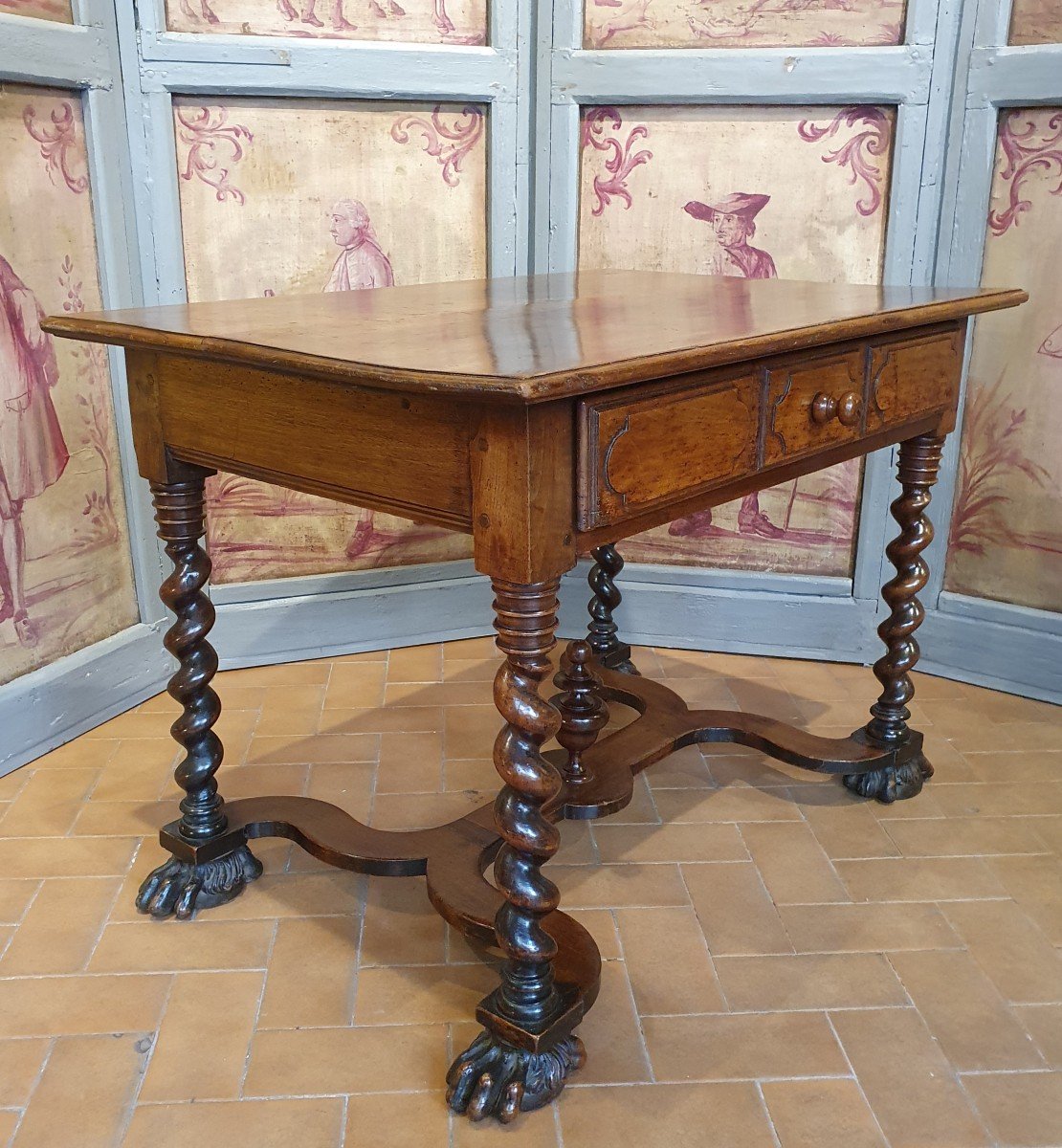 Table à Ecrire En Noyer Epoque Louis XIV