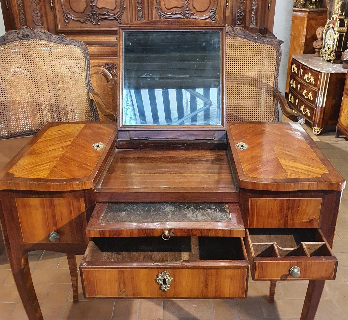 Louis XV Period Dressing Table In Rosewood Marquetry-photo-2