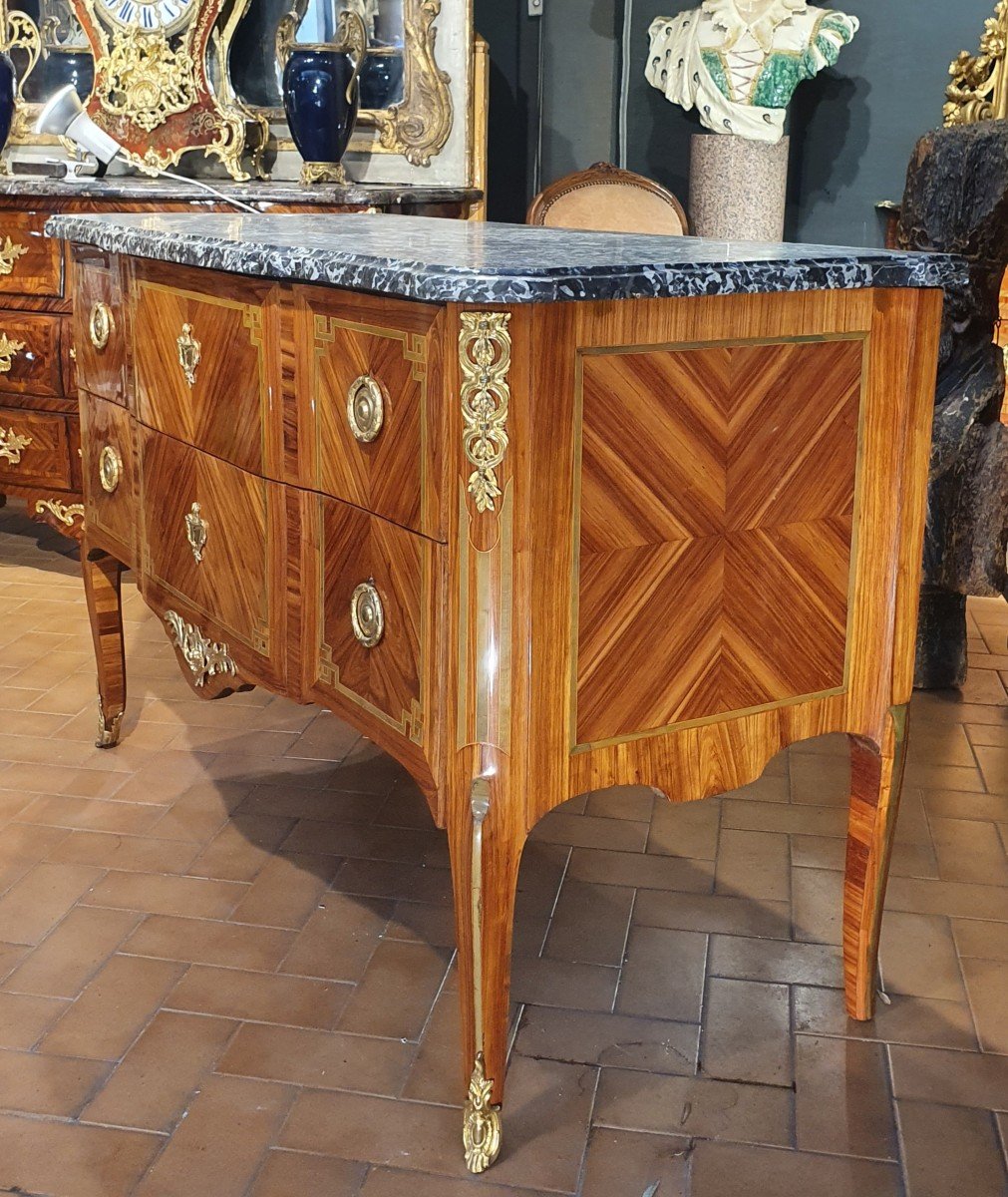 Commode dite " Sauteuse " Epoque Transition-photo-2