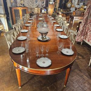 Importante Table de Salle à Manger de Style Louis XVI