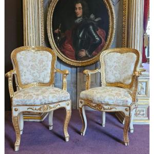 Paire de Fauteuils à Châssis Epoque Louis XV