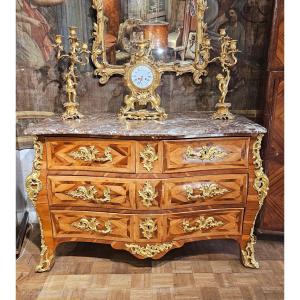 Commode de Forme Tombeau Epoque Louis XV