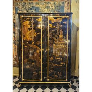 Important Chinese Lacquer Cabinet From The Louis XV Period