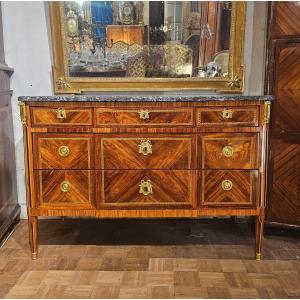 Commode à Large Ressaut Epoque Louis XVI