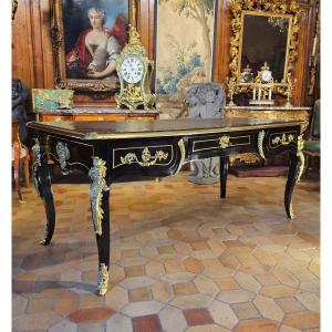 Flat-topped Regency-era Desk