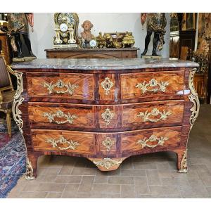 Commode de Forme Tombeau Epoque Louis XV