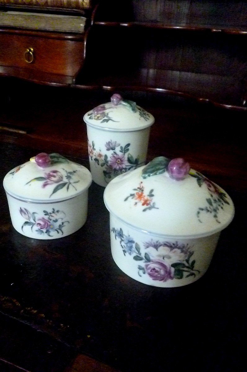 Three Ointment Pots In Mennecy Period XVIII-photo-3
