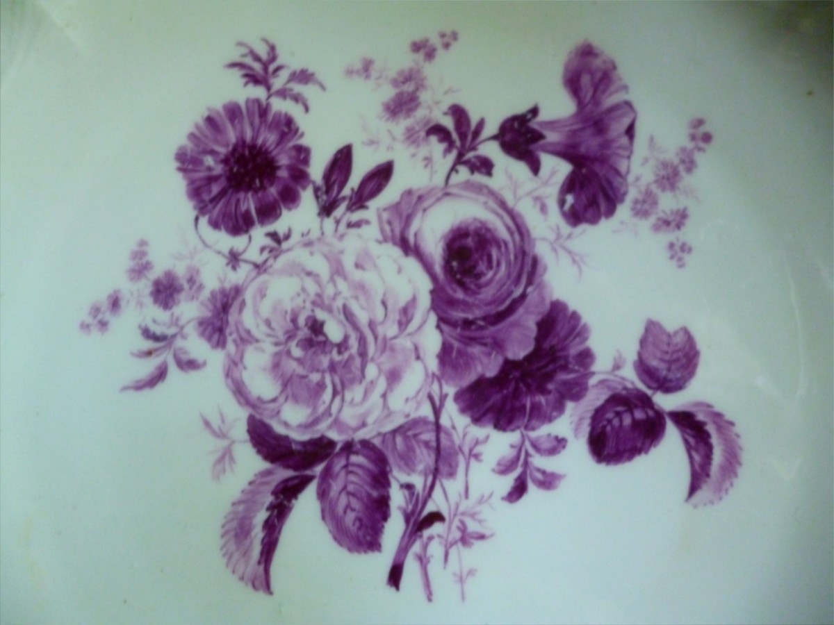 Plat  creux   MEISSEN  époque  1740