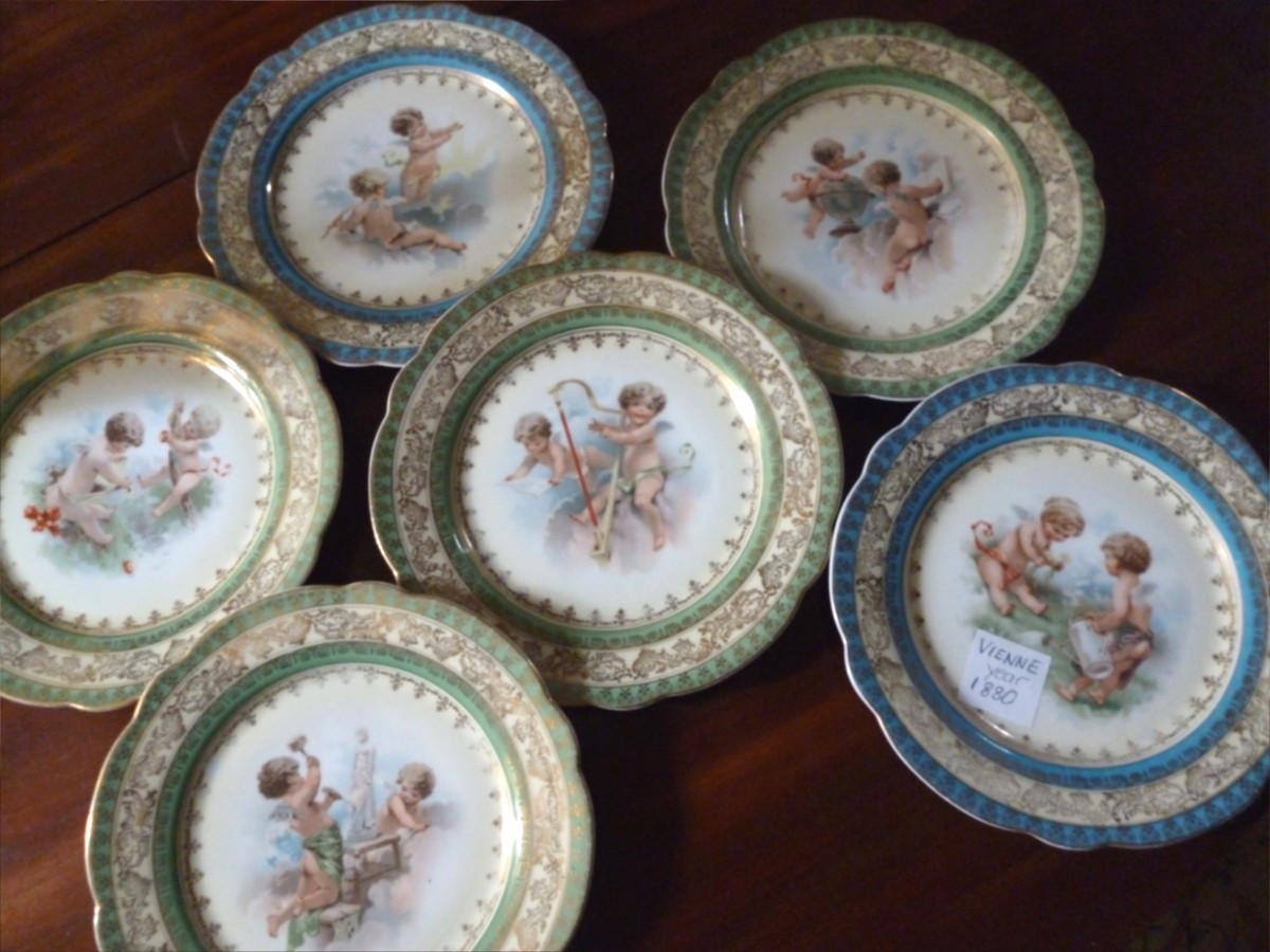  Assiettes  Angelots  Porcelaine de  Vienne  époque  XIX e