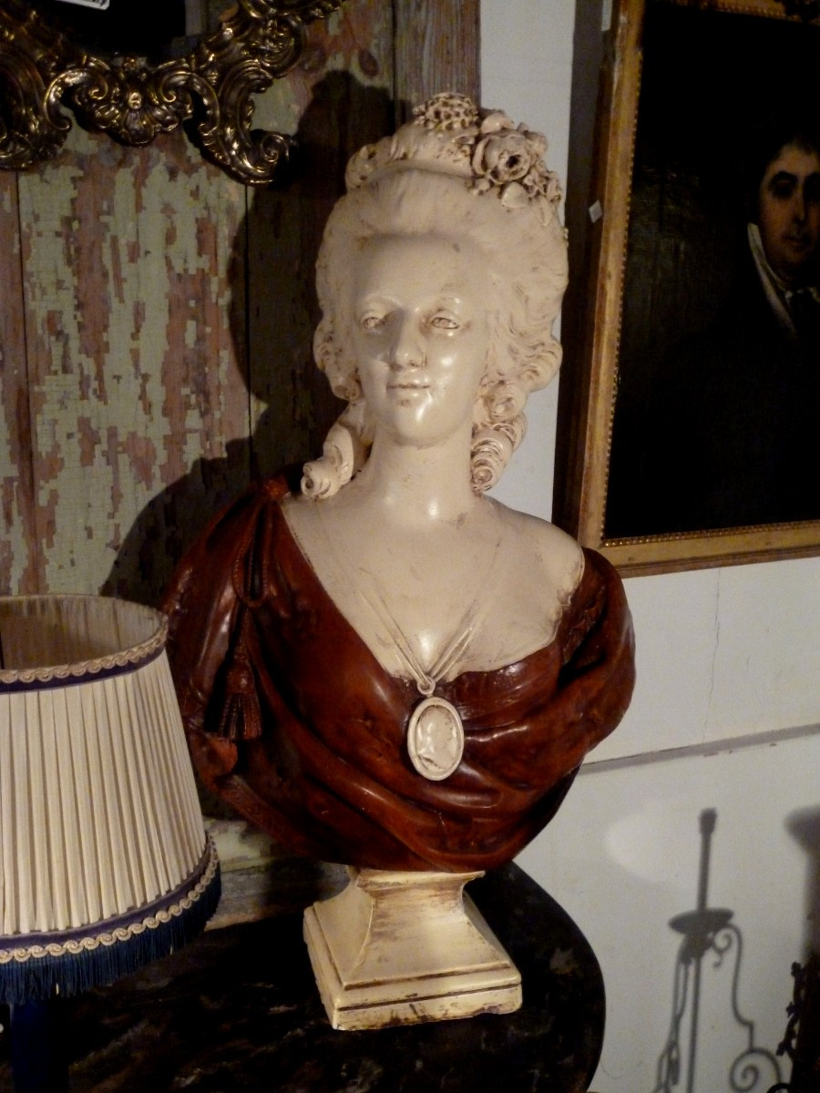 Large Bust Of Marie Antoinette, 88 Cm