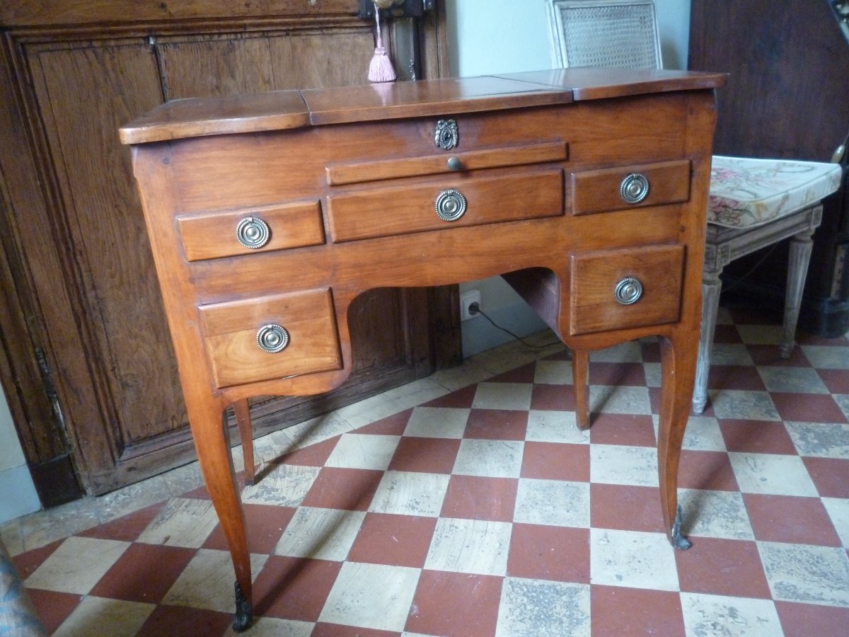 18th-century Dressing Table With Drawers