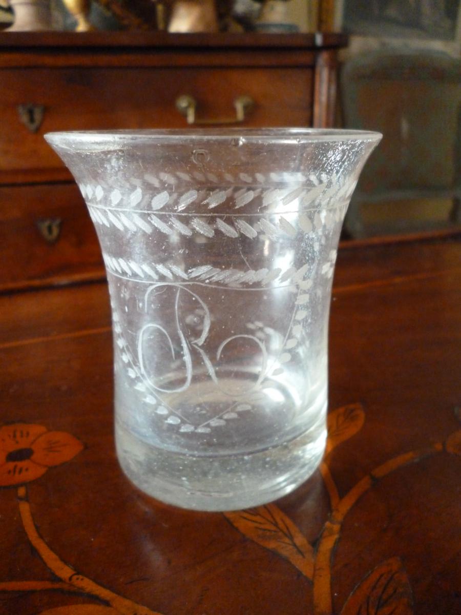 Engraved Glass Normand Cup XVIII E-photo-3