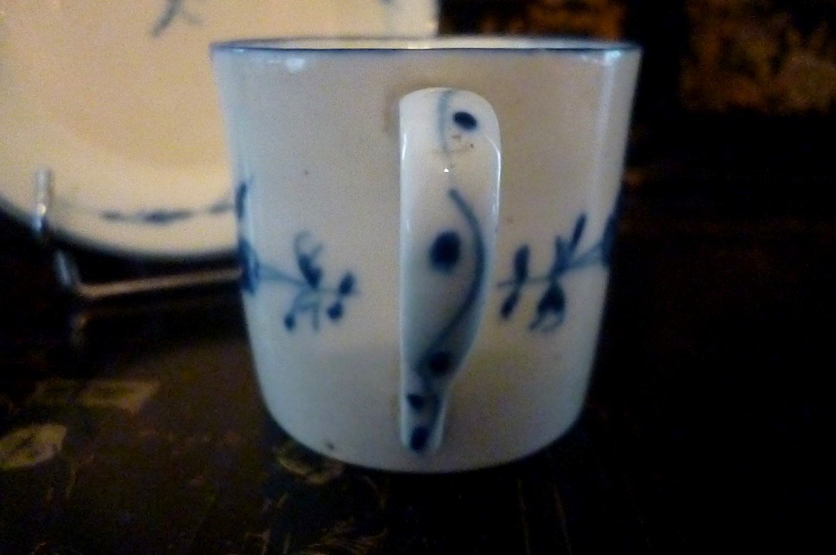 Louis XV Chantilly Pate Porcelain Cup-photo-3
